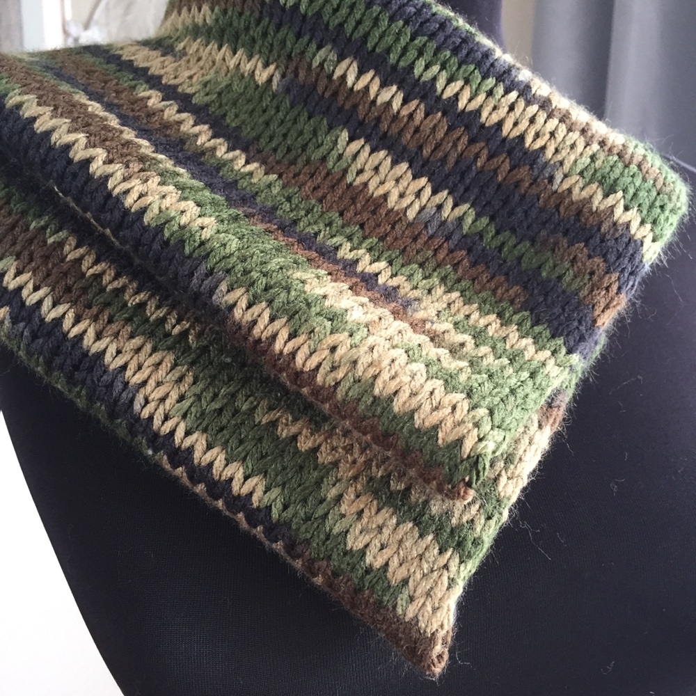 Back in Stock: Camo Infinity Scarf Camouflage Knitted #028 - Picture 5 of 5